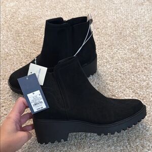 Universal Thread Black Ankle Booties